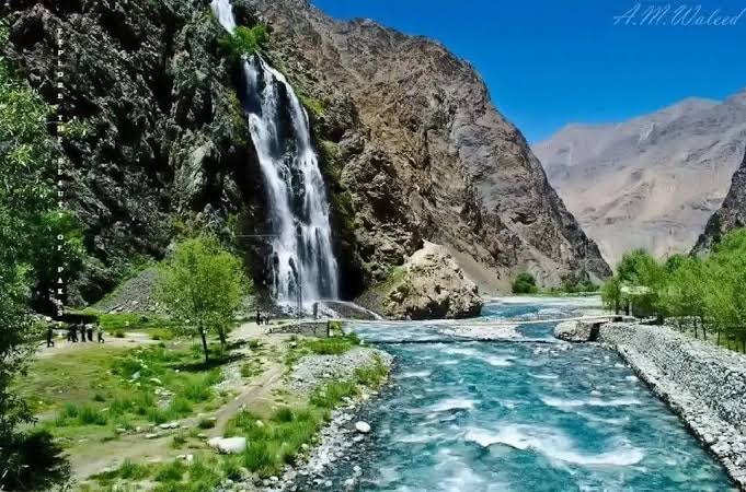 Manthoka Waterfall Kharmang